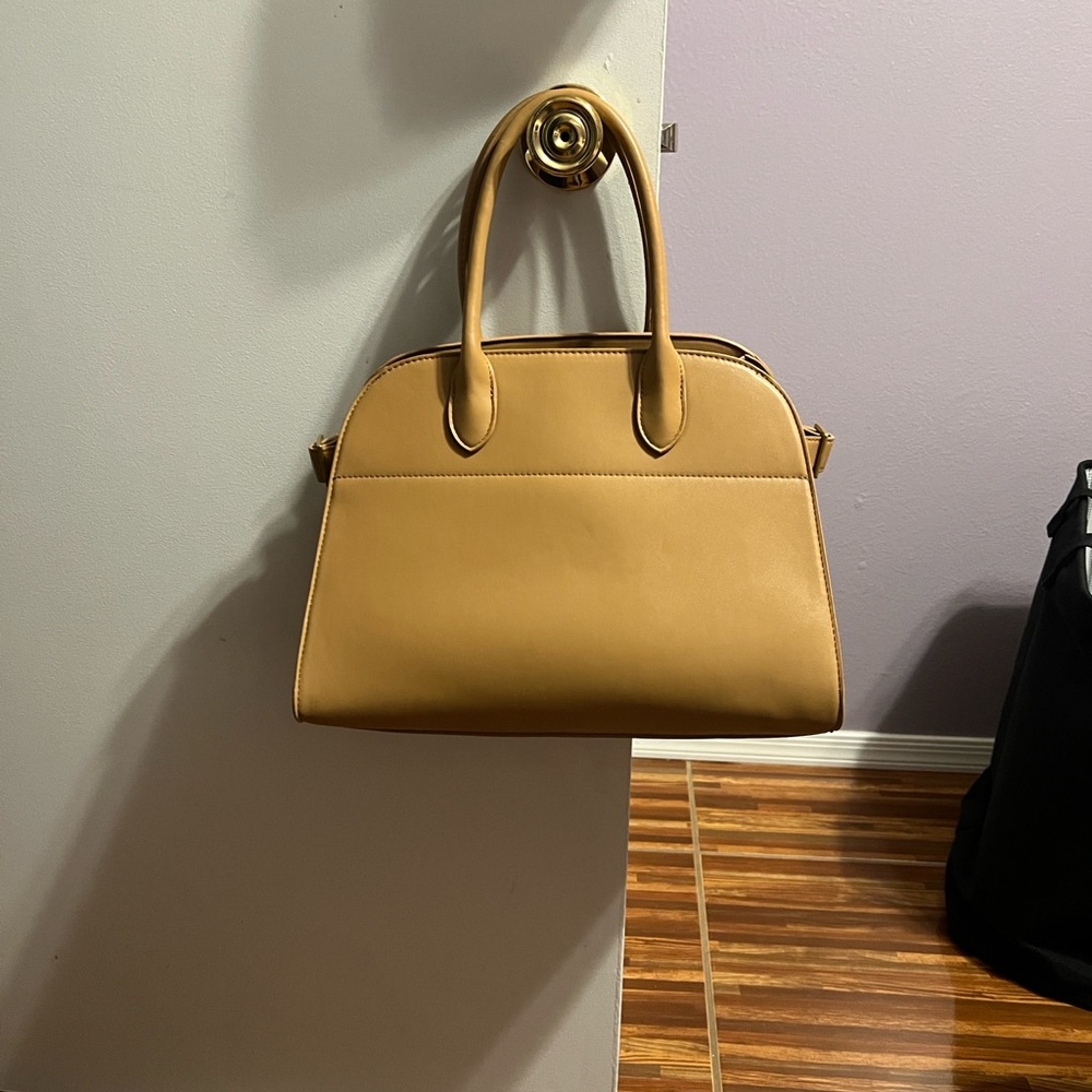 Elegant Tan Handbag